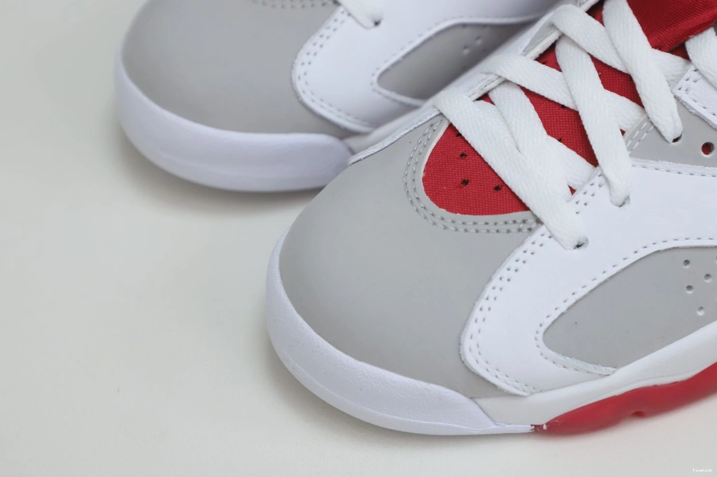 NEUTRAL GREY JORDAN RETRO 6 AIR 1030